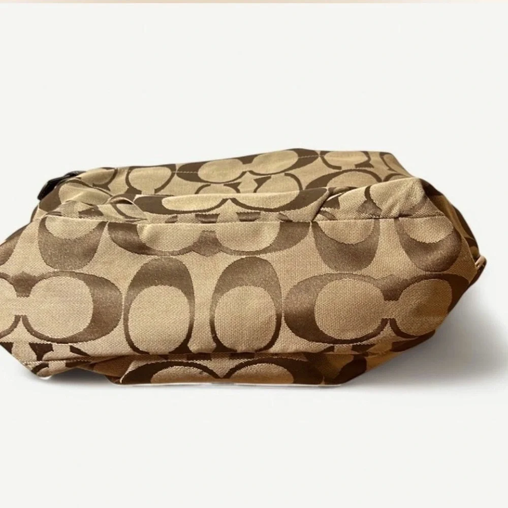 Coach - Picture 9 of 16